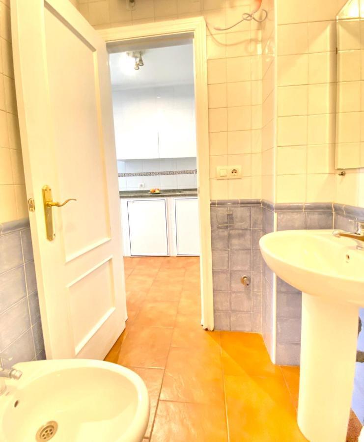 Comfortable Studio Old Town, Parking Optional إشبيلية المظهر الخارجي الصورة
